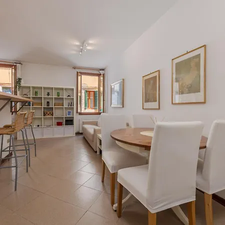 Art & Culture Biennale - Sweet 아파트 베니스